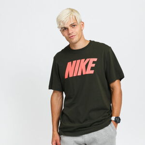 Tričko s krátkym rukávom Nike M NSW Tee Icon Nike Block tmavo olivové