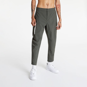 Nohavice Nike Sportswear Style Essentials Men's Utility Pants Green